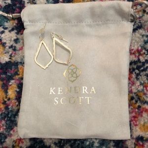 Kendra Scott Sophia earnings -Excellent Condition